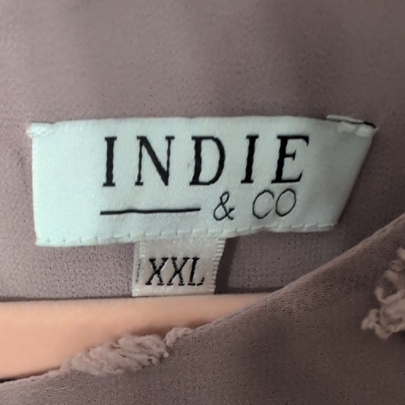 Mauve Textured Ruffle Sleeve Blouse - Picture 2 of 5